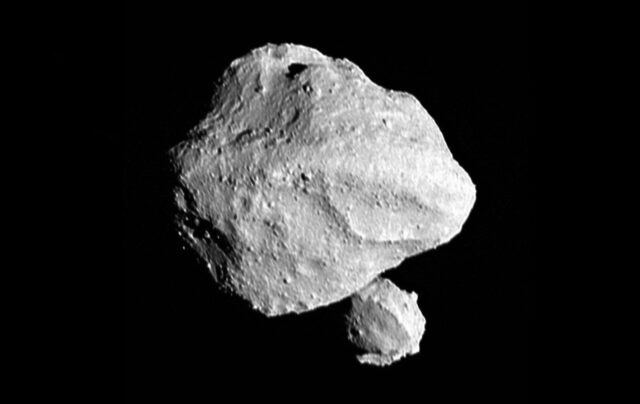 asteroid s měsícem abcde