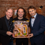 Petr_Jančařík,_Richard_Sacher_a_Král_perníku_Pavel_Janoš