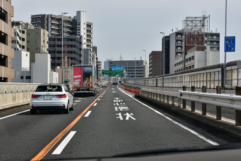 Japonsko chce do roku 2033 zahájit bezpilotní kamionovou dopravu ze severu na jih